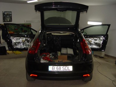car1mic.JPG